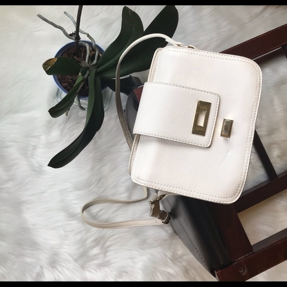 🩸Forever21 Crossbody White/Black 💋 - Picture 6 of 13